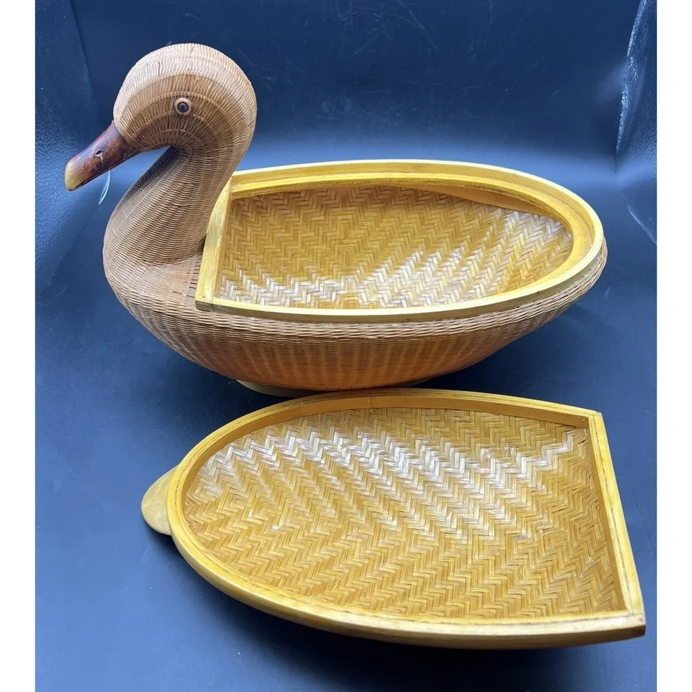 Vtg Woven Rattan Duck Basket w Lid Chinese Shanghai Rare ZheJiang Handicrafts